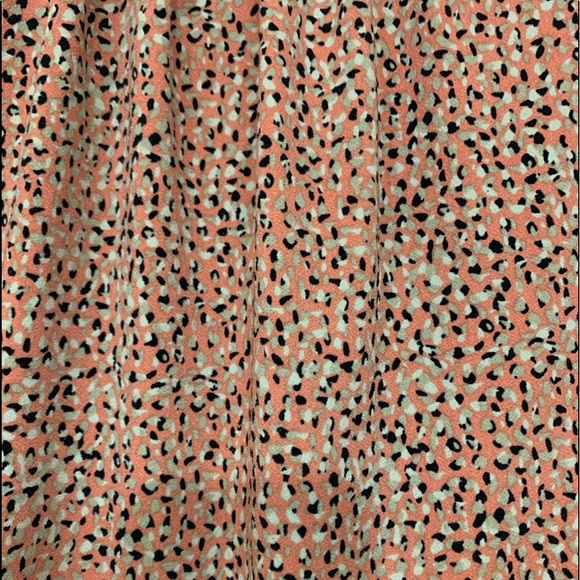 Ann Taylor SZ M Pleaded Collar Polyester Spandex - Picture 2 of 4